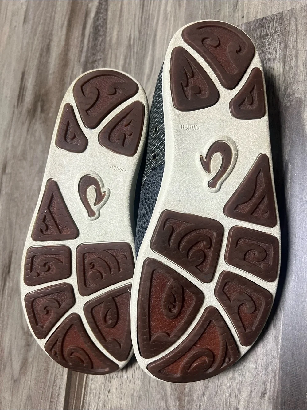 OluKai Men's Nohea Moku Slip On Shoes Charcoal Clay Grey Size 9.5